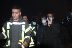  حضور شهردار رشت در کنار آتش‌نشانان شهر باران با تشدید آتش‌سوزی‌ها در رشت و حومه شهر