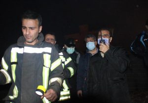  حضور شهردار رشت در کنار آتش‌نشانان شهر باران با تشدید آتش‌سوزی‌ها در رشت و حومه شهر