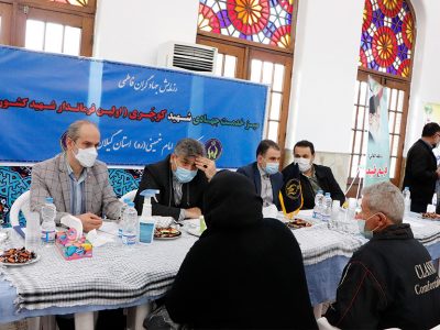 برپایی میز خدمت جهادی در مصلی امام رشت با حضور کمیته امداد گیلان
