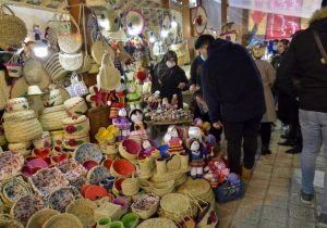 راه اندازی غرفه های دائم برای فروش محصولات هنرمندان گیلانی