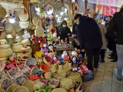 راه اندازی غرفه های دائم برای فروش محصولات هنرمندان گیلانی