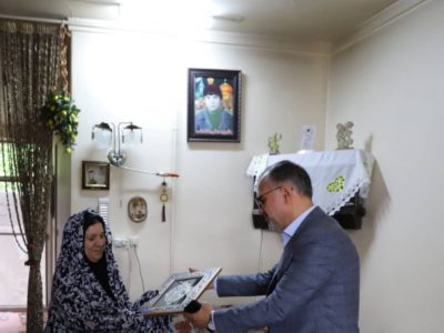 دیدار رئیس شورای اسلامی شهر رشت با خانواده شهید علی منصف