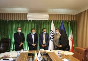شهیدان و ایثارگران هشت سال دفاع مقدس نگین درخشان انقلاب اسلامی هستند