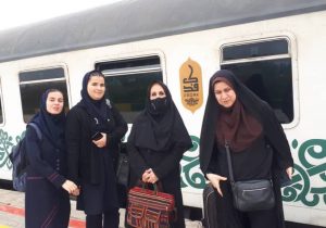 دو دانش آموز گیلانی به المپیاد ملی فرش اعزام شدند