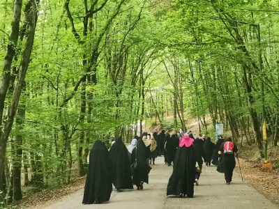 پیاده روی خبرنگاران گیلانی با نشست جهاد تبیین در دل طبیعت