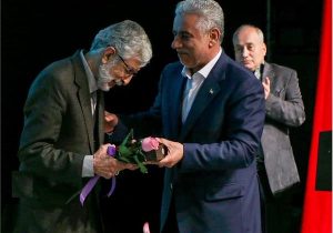 مشاهیر گیلان تنها در ادبیات فارسی خلاصه نمی شود/استاد سمیعی قلم هنرمندانه ای داشت و پاکیزه می‌نوشت