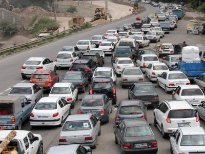 تردد بیش از ۳ میلیون خودرو در محورهای گیلان طی شهریور/ ترافیک فوق سنگین در ورودی استان