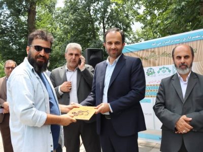 از هنرمندان کارگاه مجسمه‌های چوبی در رشت تجلیل شد