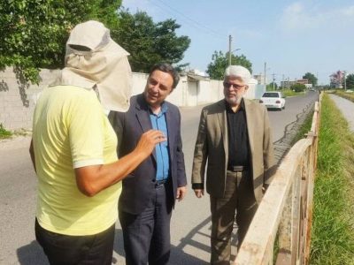 بازدید “عاقل منش” عضو شورای شهر رشت از پروژه لایروبی تالاب عینک رشت