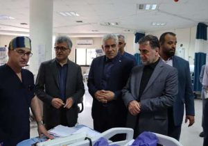 عیادت نماینده ویژه سرپرست ریاست‌ جمهوری و استاندار گیلان از بیماران بیمارستان قائم بستری در بیمارستان رازی