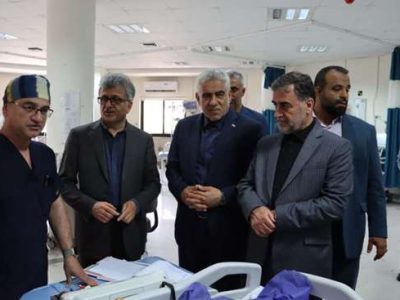 عیادت نماینده ویژه سرپرست ریاست‌ جمهوری و استاندار گیلان از بیماران بیمارستان قائم بستری در بیمارستان رازی