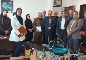 یک عدد ویلچر به شبکه بهداشت و درمان سیاهکل اهدا شد