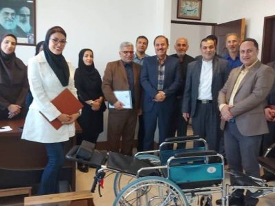 یک عدد ویلچر به شبکه بهداشت و درمان سیاهکل اهدا شد