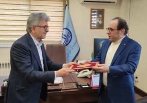 دندانپزشک گیلانی‌الاصل مقیم آمریکا به صف خیران سلامت پیوست