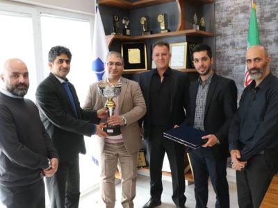 تجلیل مدیر عامل سیمان خزر از نائب قهرمانی تیم کاراته کارگری شرکت در مسابقات کشوری