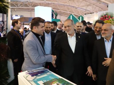 غرفه منطقه آزاد انزلی میزبان دکتر پزشکیان و مدیرعامل میربیزنس بانک روسیه 