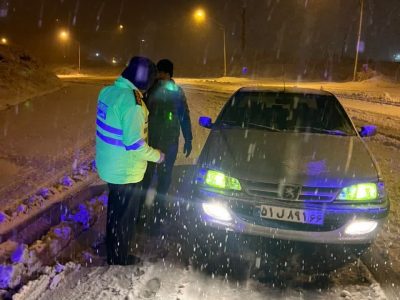 بارش برف در محورهاي گيلان/ هموطنان از سفرهای غیرضروری به گیلان خودداری کنند