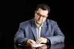 جراحی حنجره «مهدی لطفی» مجری باسابقه شبکه باران