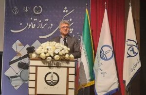 لزوم هم‌افزایی میان نهادهای نظارتی، نظام پزشکی و دانشگاه‌ها
