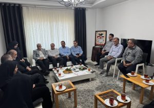 دیدار اعضای شورا و شهردار رشت با خانواده شهید توحید مهرپور 