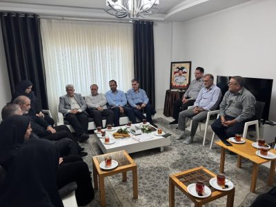 دیدار اعضای شورا و شهردار رشت با خانواده شهید توحید مهرپور 