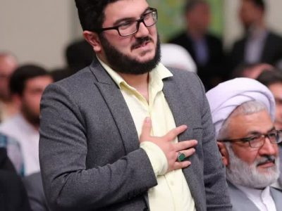 شاعران باید پشت لانچرهای فرهنگی بنشینند
