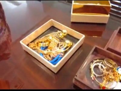 کشف کیف طلا و پول و بازگرداندن آن به صاحبش در منطقه آزاد انزلی