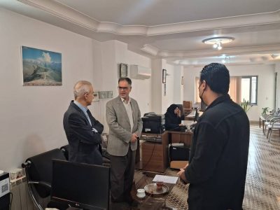 خادمی و گشودن گرهی از مشکلات بیمه‌شدگان یک افتخار است