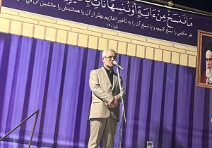 با مشت آهنین و موشک با آمریکا حرف می‌زنیم/ خیابان را تا فرمان رهبری خالی نمی‌کنیم