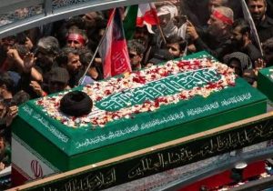 شاه خراسان «آقای شهید ایران» را در آغوش گرفت