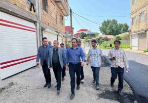 نظارت میدانی شهردار رشت بر عملیات روکش آسفالت خیابان ایران در پاره بیجار